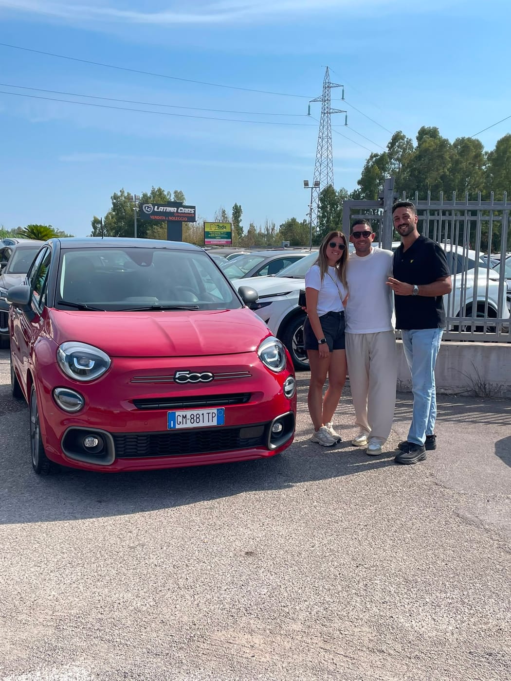 Momento con un cliente Latina Cars 11