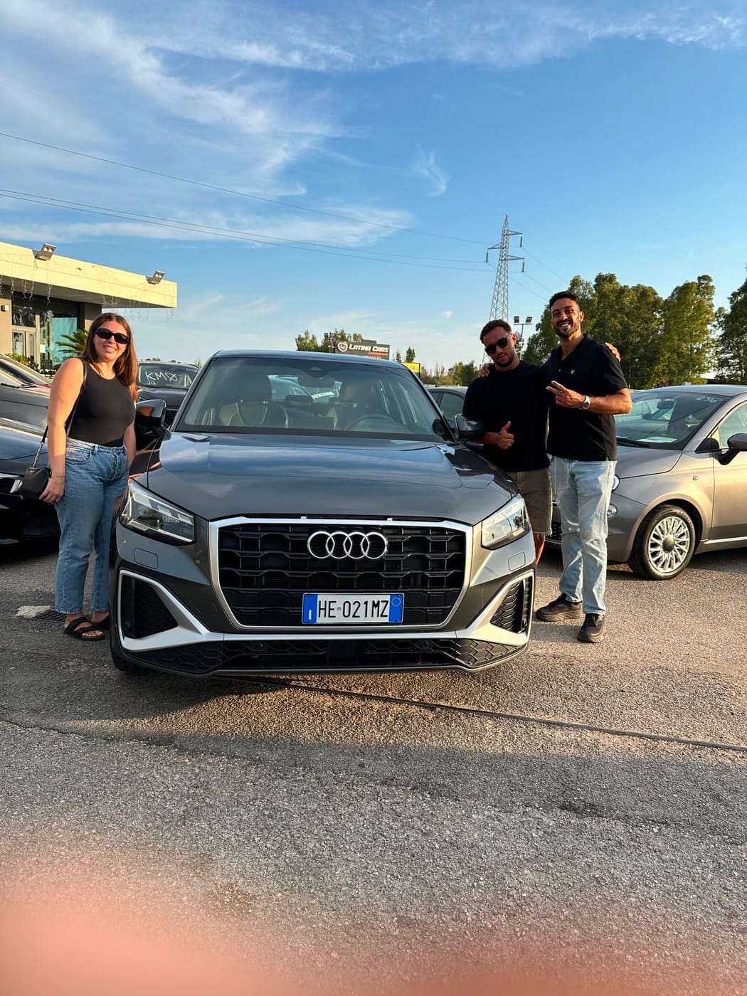 Momento con un cliente Latina Cars 12